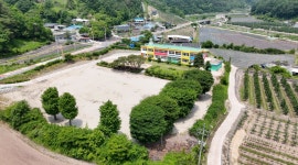 조용하던 산골마을에 무슨 일이?.. 방문객 북적