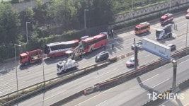 서대구 IC 부근서 전세버스 등 4중 추돌...초등생 16명 부상