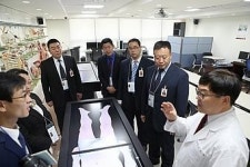 중국 의료진 고대 따라잡기 눈길