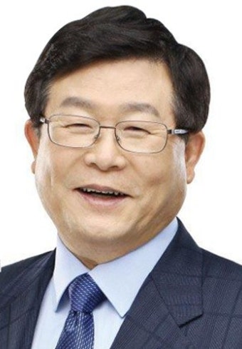 '탈북 의사·약사도 외국면허처럼 자격인정해야'