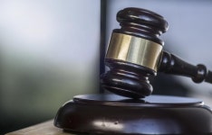 “부당 대체조제 약사에 면허정지·약국 업무정지는 정당”