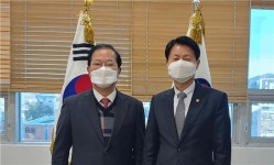 김대업 약사회장, 김강립 식약처장 방문