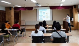 충북대병원 의료봉사회, 늘푸른아동원 직원교육 봉사 진행