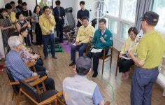 복지부, 8월 경로당 운영시간 연장…폭염 대응