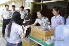 김천署, 한일女中서 등굣길 친구사랑 캠페인