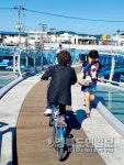 인도교(동빈내항·포항운하)에 오토바이·자전거 쌩쌩~