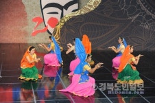 총각·각시탈 신명난 한판… 세계인 한데 모여 얼쑤~