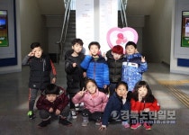 고사리손 온정… 기부하러 왔어요