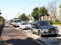 포항문화예술회관 옆문 도로 불법 주정차 난무
