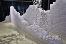 봉산문화회관 우리의 밤은 당신의 낮보다 아름답다展