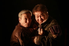 관객과 호흡하는 어떤 노배우의 마지막 연기 구경 오세요