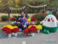 영주시 이산면지역사회보장협의체, 홀몸어르신과 함께 하는 반려식물이야기 포토존 설치