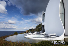 울릉도서 만나는 럭셔리 호텔 코스모스 리조트