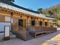 금오산 풍경과 예술 작품을 함께 즐길 수 있는 한옥카페에서 힐링하세요~