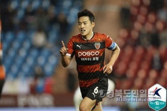 포항스틸러스, 수원FC 2-0 제압... 홈에서 첫 승