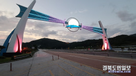 김천의 빛, 어린시절 후라쉬처럼 어두운 밤길 환하게 밝힌다