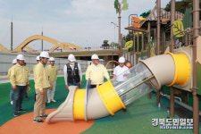 김학동 예천군수, 한천 어린이 물놀이장 조성 막바지 공사 현장점검