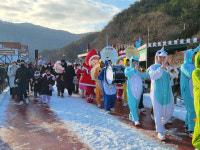 봉화 분천산타마을, 코로나 공백 딛고 관광객 북적