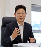 버스 타고 죽도시장 상인 격려·배식 봉사...미리 보는 포항시장 취임 첫날