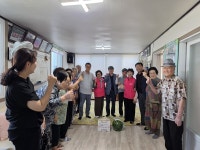 포항시 구룡포읍 문화가족회, 초복 맞아 경로당 수박 나눔