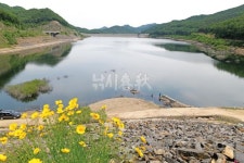  낚시춘추, 충북_보은 상궁지-수정 같은 물에서 4짜 붕어 솟구치는  1등급 계곡지