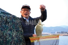  낚시춘추, 전남_장성 함동지-얼레붕어낚시 정출 현장 얼레채비로 붕어 잉어 쑥쑥