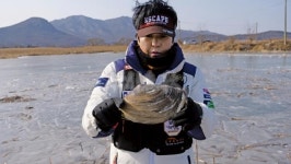  낚시춘추, 인천_강화 망실지-얼음낚시 첫 입질에 35cm!