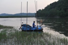 [특집_3월 물낚시 핫플레이스 40] 제방에서 상류까지_군산 부곡지는 월척 지뢰밭