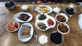 [기획_섬 낚시여행 가이드] 보령 외연도_민박의 섬에서 즐기는 등산과 낚시_마을 앞 방파제만 나가도 감성돔이