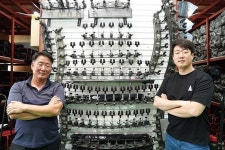 [전문업체가 뛴다] 청수레져_칸Ⅱ 능가하는 명품 받침틀 개발하겠다