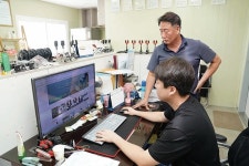[전문업체가 뛴다] 청수레져_칸Ⅱ 능가하는 명품 받침틀 개발하겠다