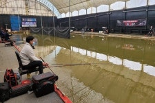 [특집_하우스붕어낚시 성공전략] 낚시터_손맛 후끈한 하우스낚시터 10
