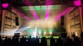 첨단 기술 융합된 예술극장의 변신을 보다