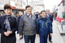1913 송정역 시장 방문