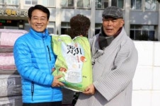 남미륵사 법흥스님, 30년간 김장나눔 행사 가져