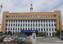 훔친 휴대전화에 저장된 은행 정보 이용 수천만원 인출