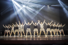 청소년과 기성세대 춤으로 화합