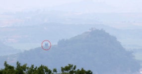 북한, 대남 군사행동 보류 이어 확성기 철거 작업 시작