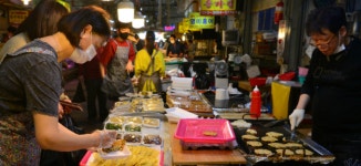 바뀐 추석 풍속도…차례상 간소화, 제사음식 주문