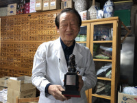 홍원표(74·대동약국 약사) (488/1000)