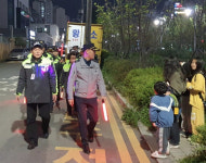 백운지구대, 백운2동 자율방범대와 야간 합동순찰