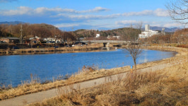 이돈삼의 마을 이야기>넉넉한 천변 풍경따라 이어진 풍요의 고장