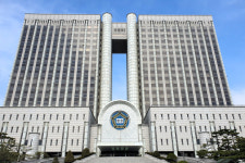 ‘中 간첩 99명 체포’ 허위 보도 스카이데일리 기자 구속 영장 기각