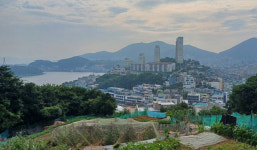 이돈삼의 마을 이야기>여수밤바다 품은 언덕 위 마을, 변신 꾀한다
