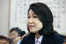 이진숙 방통위원장, 민주당 인사 3명 고소·고발
