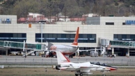 광주공항 국제선 부활 논평에 시의원 이름…엇박자 논란