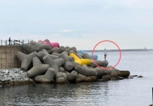 동해해경, 방파제 출입 통제구역 낚시꾼 첫 적발