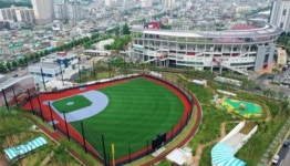 광주 무등경기장, 490억 리모델링하고도 야간 불가 논란