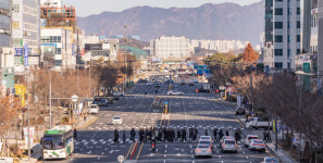 통합시장 선거 거점…민주당 후보들 상무지구 집결