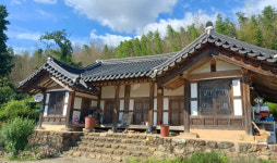 이돈삼의 마을이야기〉들녘과 고택에 스민 오백년 사산마을의 유산